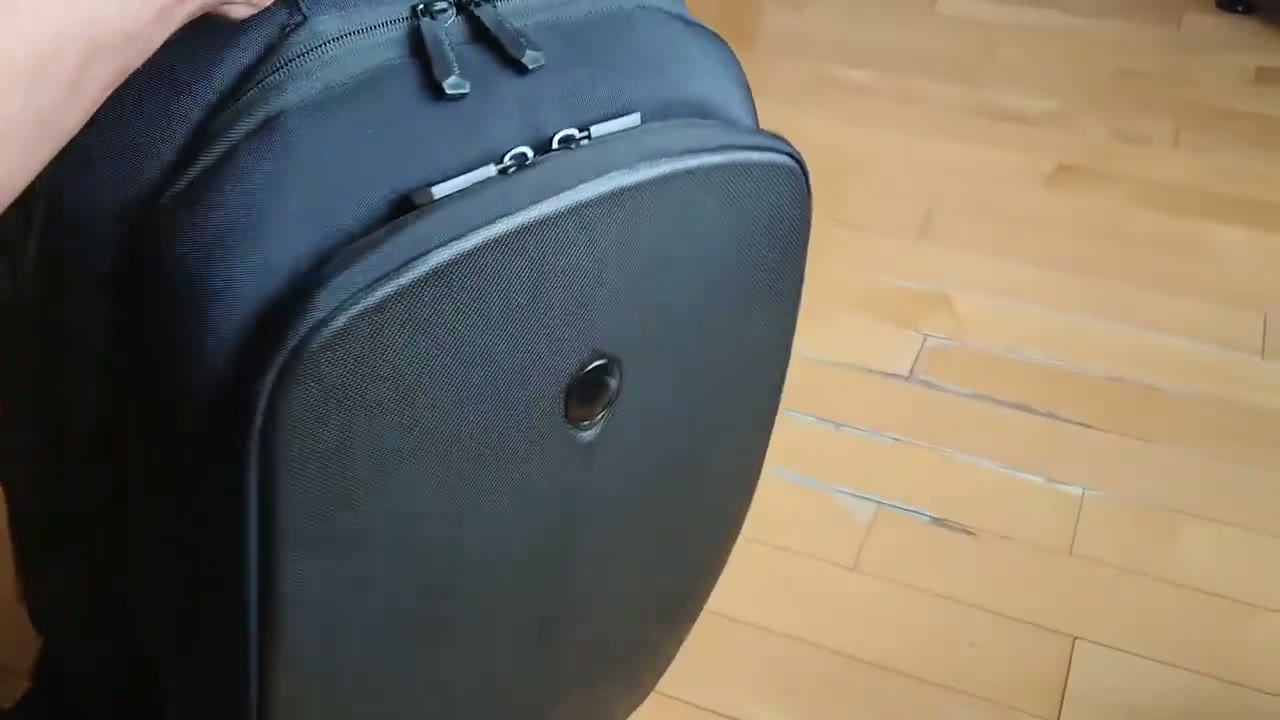 Screenshot — Bag Features & Pockets