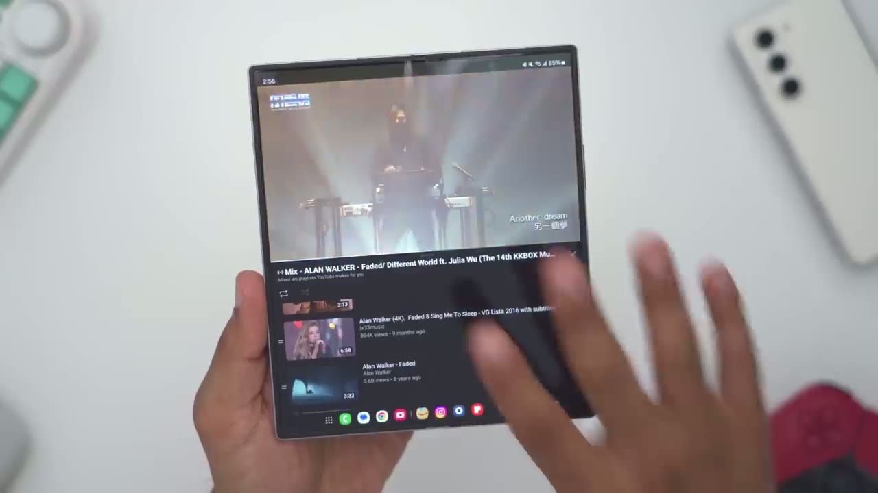 Screenshot — Inner Screen