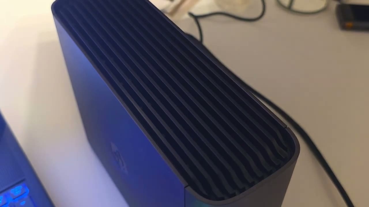 Screenshot — BeeStation Vs BeeStation Plus