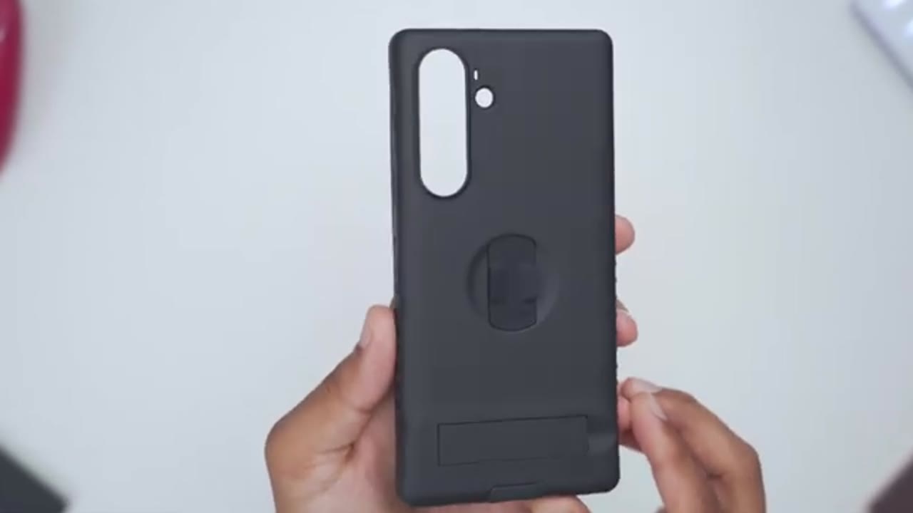 Screenshot — Edgeless Screen Protector Install