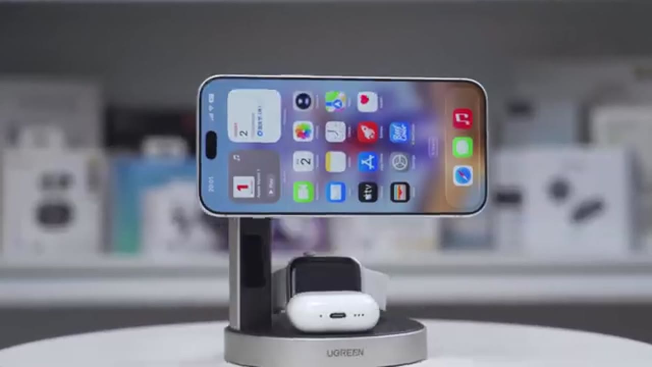 Screenshot — MagFlow 2-in-1 Foldable Magnetic Wireless Charger Box Contents